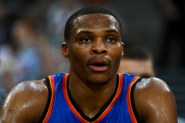 强势表现逆 强势表现逆